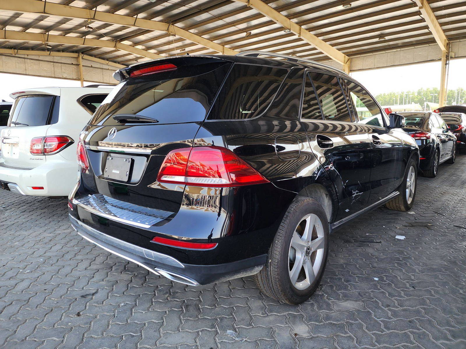 2018 MERCEDES BENZ GLE 350 — 46618 Miles — Lot 39828985 — Souq - Marhaba Auctions Used Cars - Image 3
