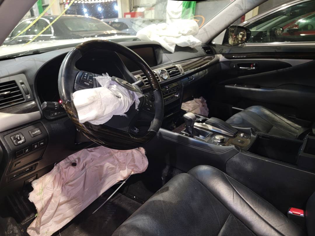 2013 LEXUS LS 460 — 65858 Miles — Lot 69136523 - Marhaba Auctions Used Cars - Image 5