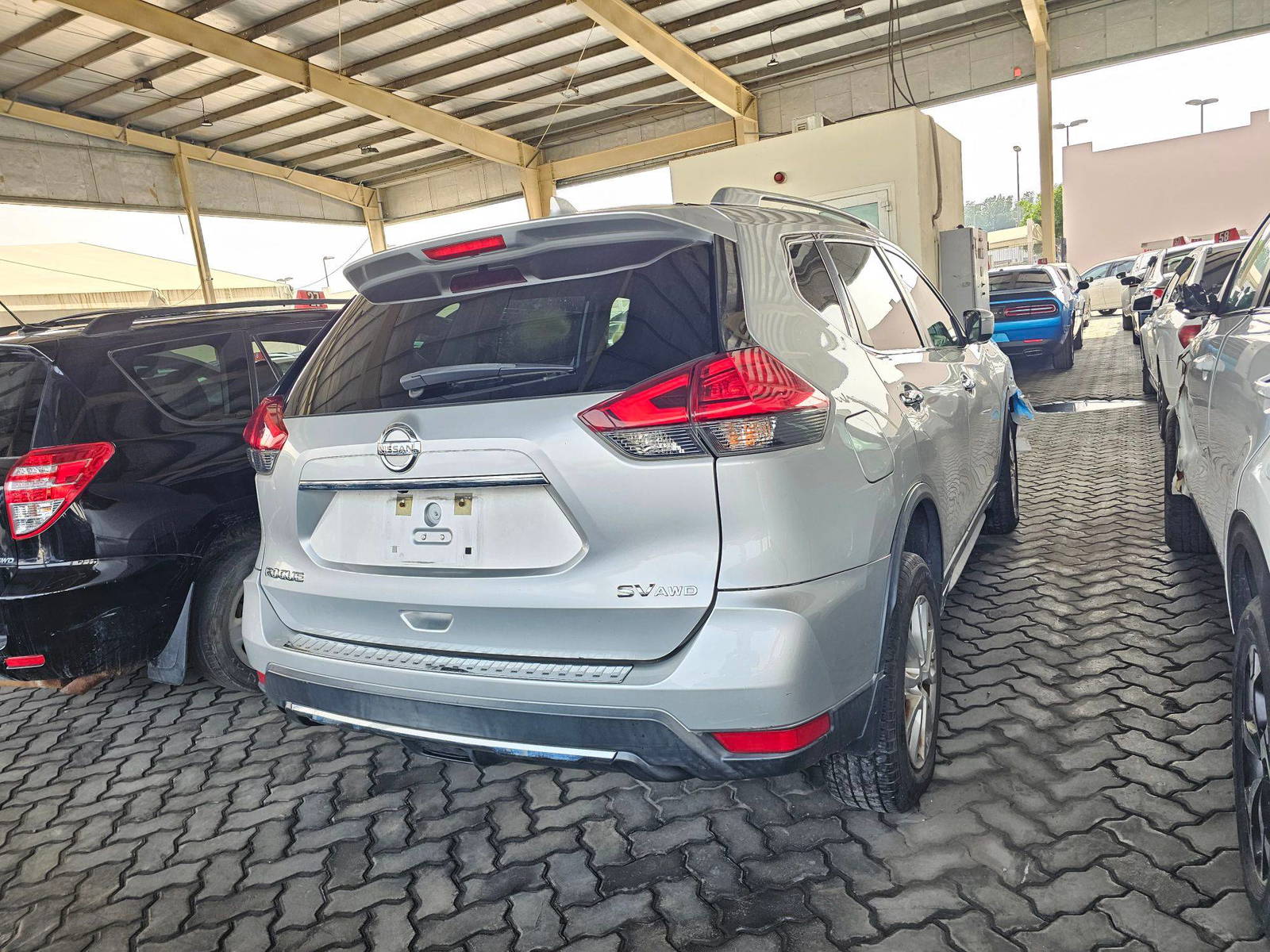 NISSAN ROGUE 2017 - Marhaba Auction Used Cars - Image 4