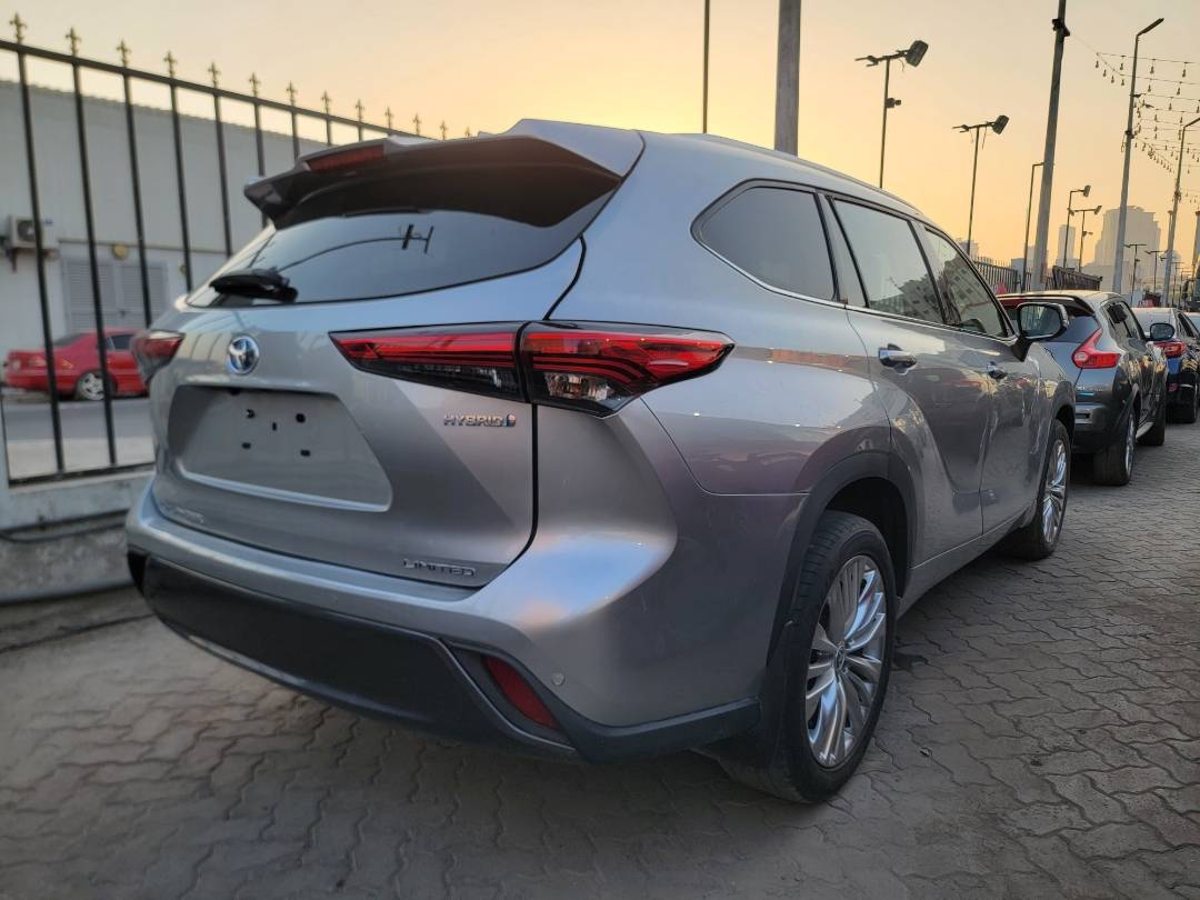 2023 TOYOTA HIGHLANDER — 10627 KM — Lot 1PS579800 — Souq - Marhaba Auctions Used Cars - Image 3
