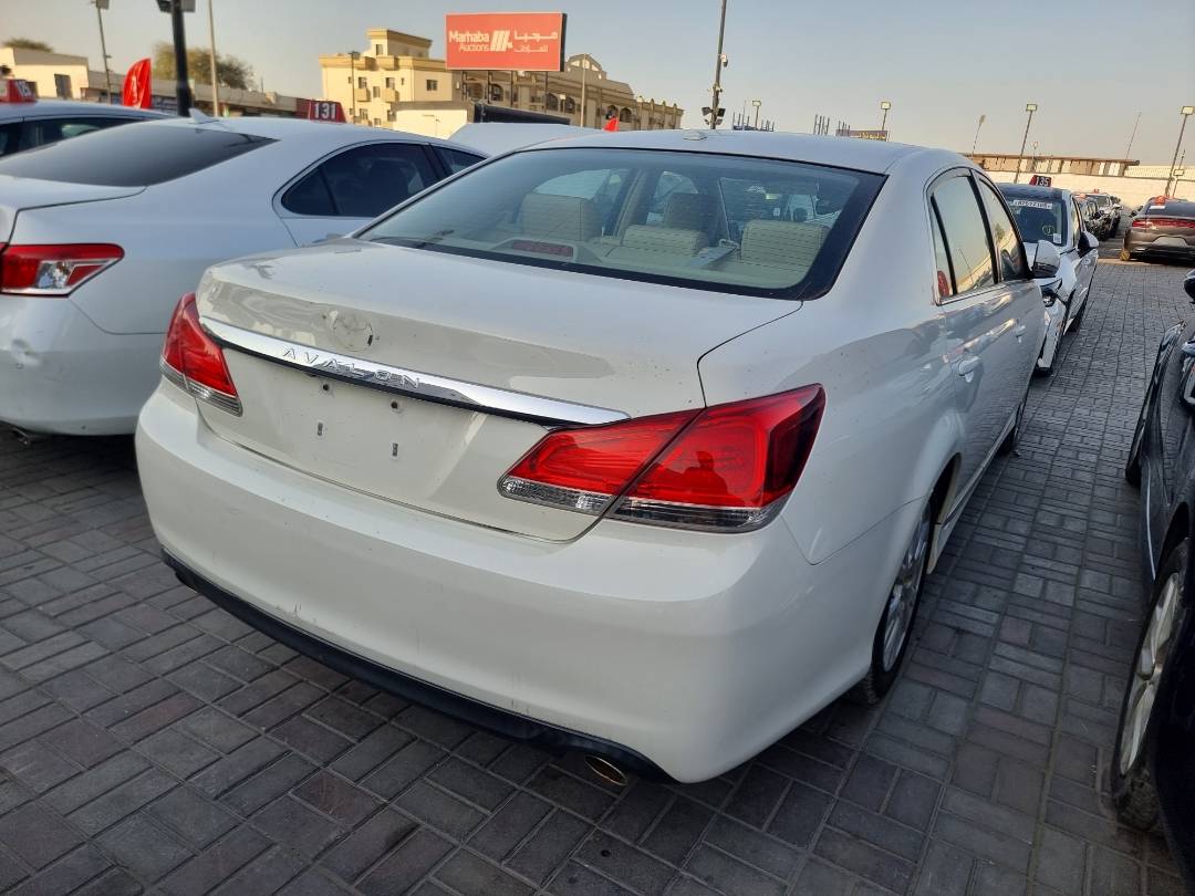 2011 TOYOTA AVALON — 172808 Miles — Lot U373991 — Ind. 12 - Marhaba Auctions Used Cars - Image 3