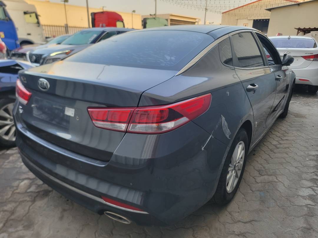 2016 KIA K5 — 229381 KM — Lot 005074 — Main - Marhaba Auctions Used Cars - Image 4