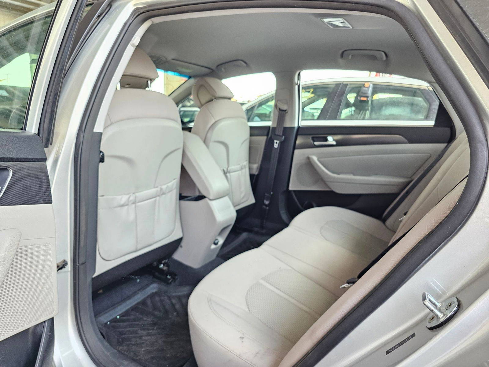 2015 HYUNDAI SONATA — 112829 Miles — Lot F8FH201339 — Souq - Marhaba Auctions Used Cars - Image 6