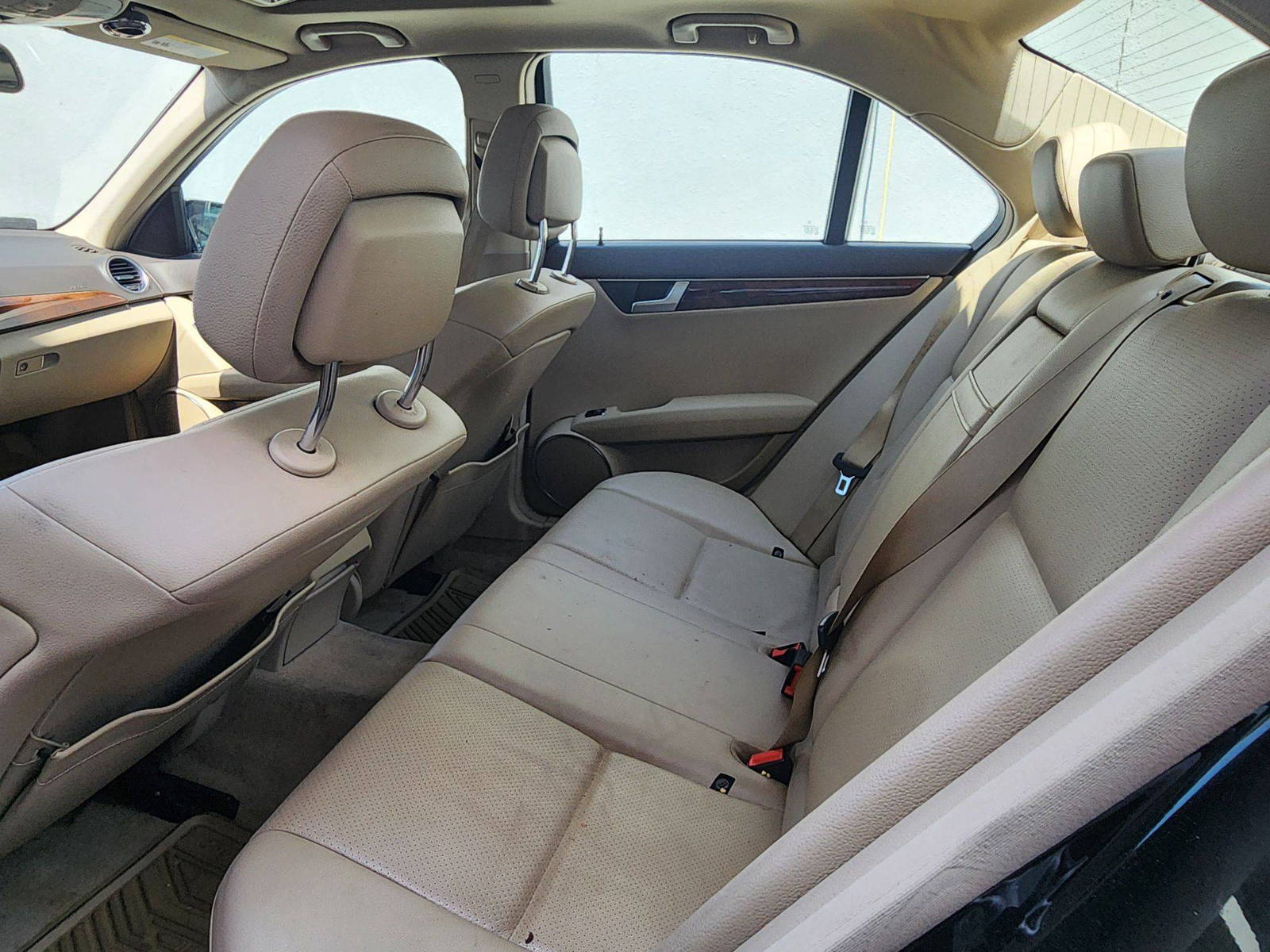 2014 MERCEDES BENZ C300 — 112586 Miles — Lot 44852994 — Al Quoz - Marhaba Auctions Used Cars - Image 6
