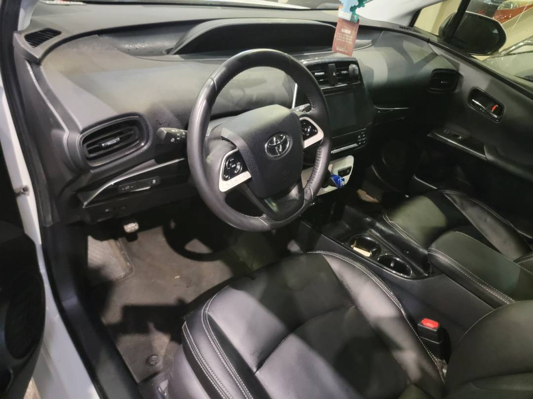 2017 TOYOTA PRIUS — 106234 KM — Lot 558638 — Main - Marhaba Auctions Used Cars - Image 7