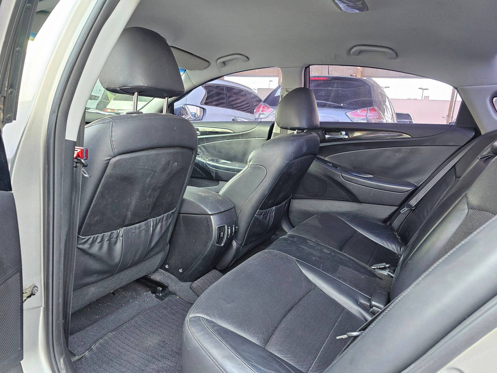 2010 HYUNDAI SONATA — 89969 KM — Lot BAA019307 — Souq - Marhaba Auctions Used Cars - Image 6