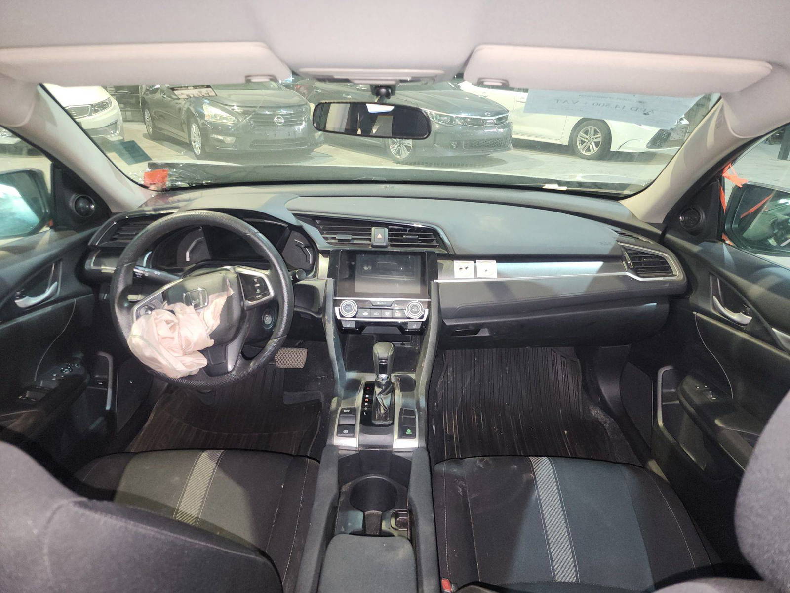 2017 HONDA CIVIC — 82526 KM — Lot H036733 — Al Quoz - Marhaba Auctions Used Cars - Image 8