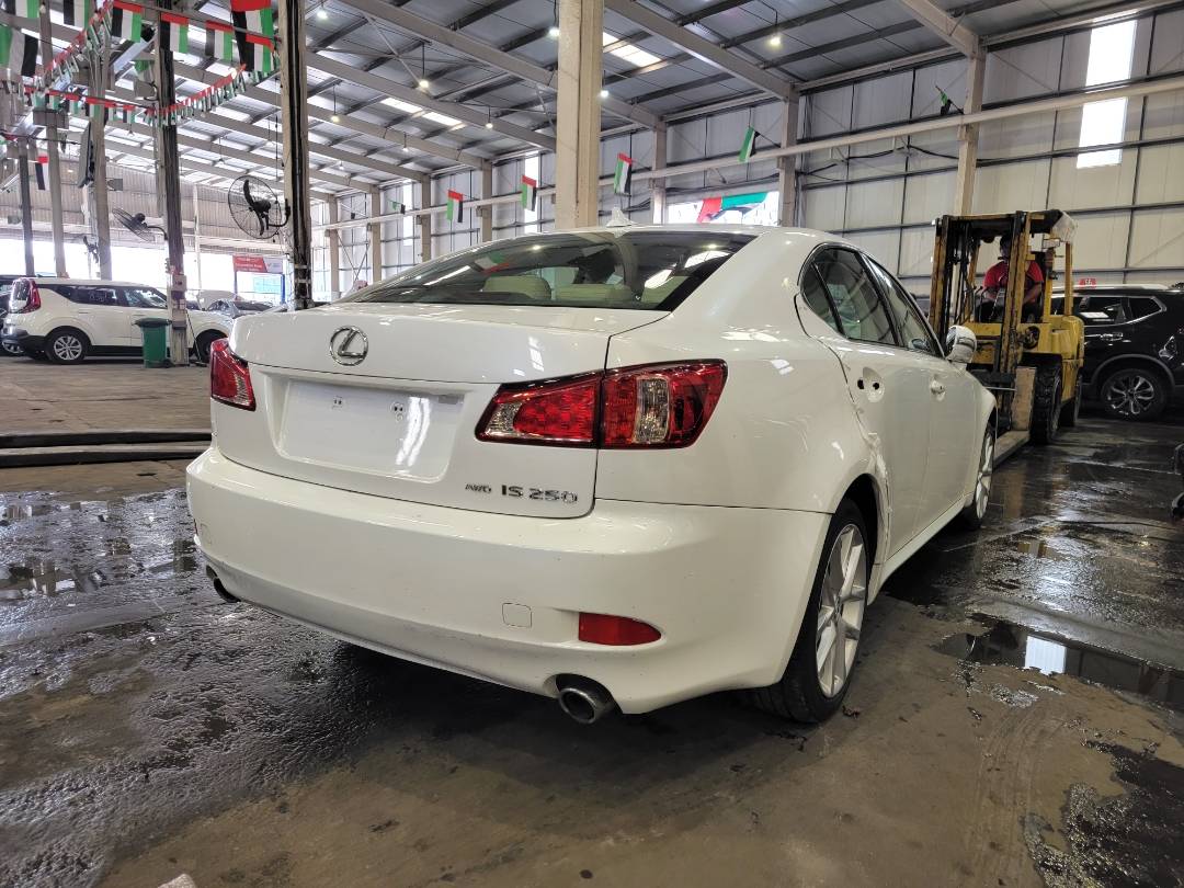 2012 LEXUS IS 250 — 229318 KM — Lot 12176323 — Ind. 12 - Marhaba Auctions Used Cars - Image 3