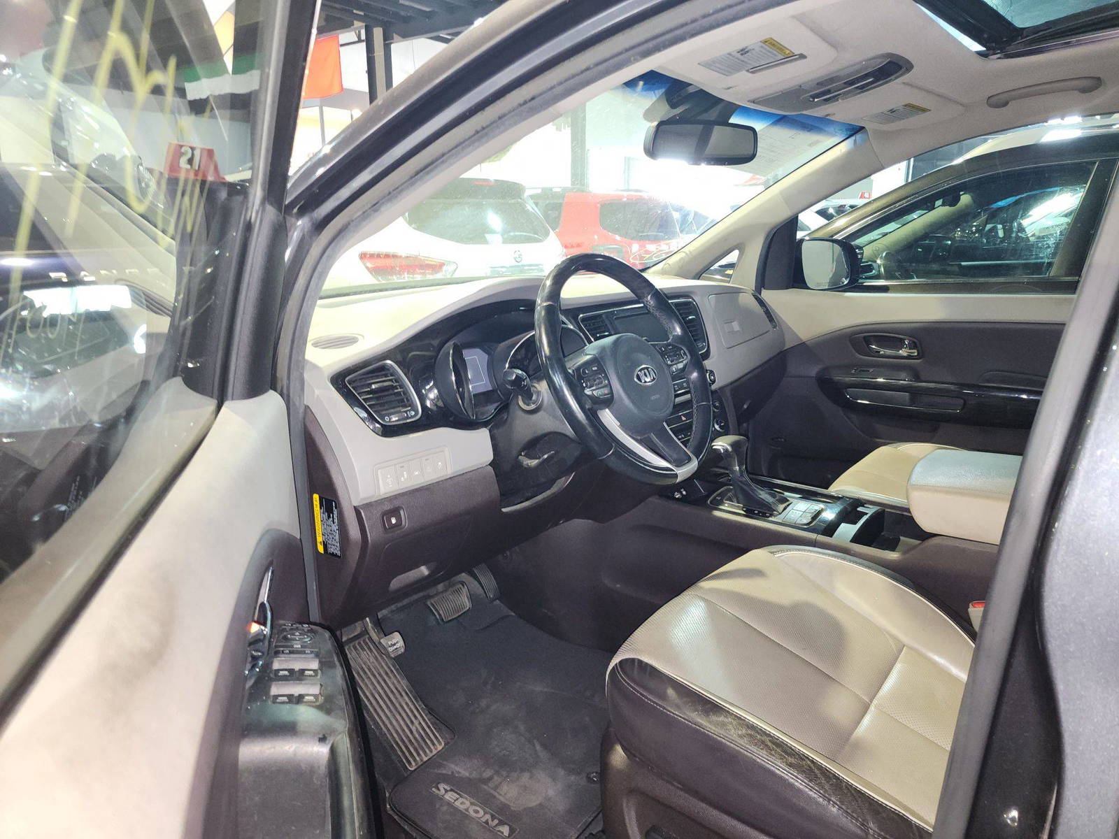 2017 KIA SEDONA — 140041 Miles — Lot 52092425 — Main - Marhaba Auctions Used Cars - Image 9