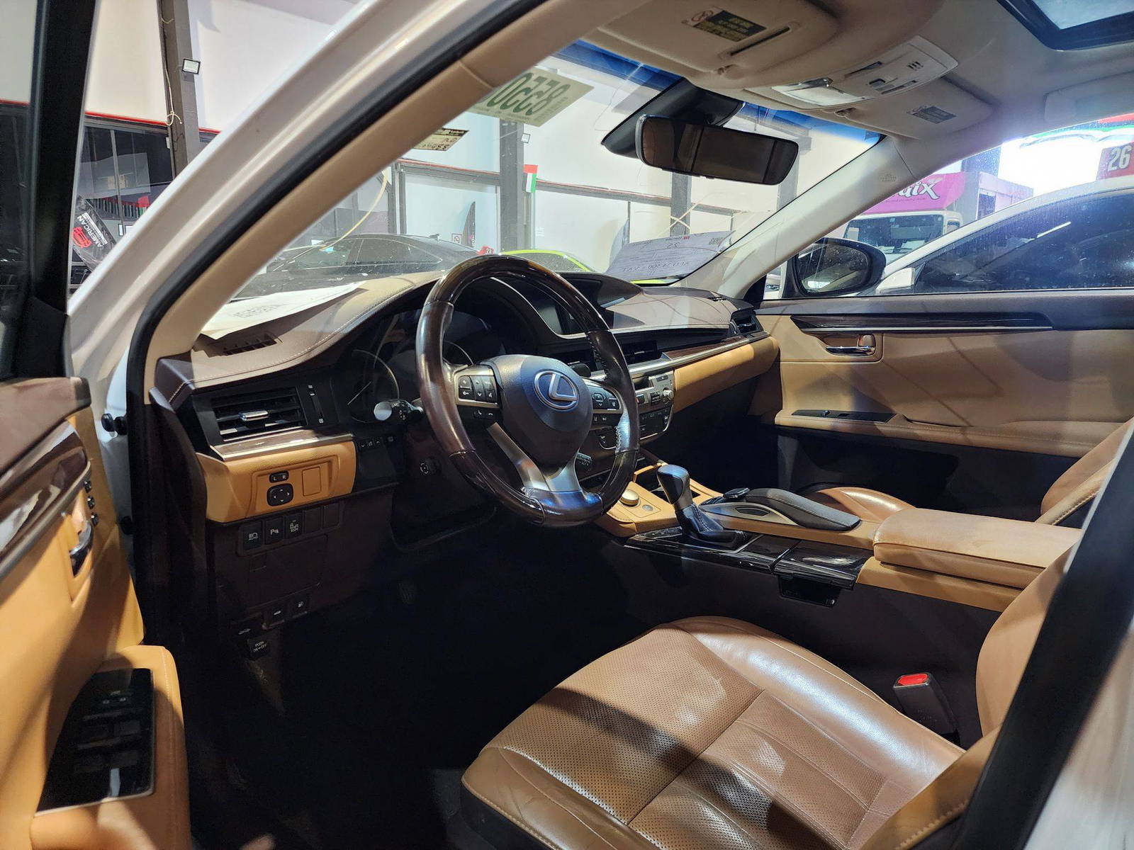 2016 LEXUS ES 350 — 104488 Miles — Lot 85500684 — Al Quoz - Marhaba Auctions Used Cars - Image 9