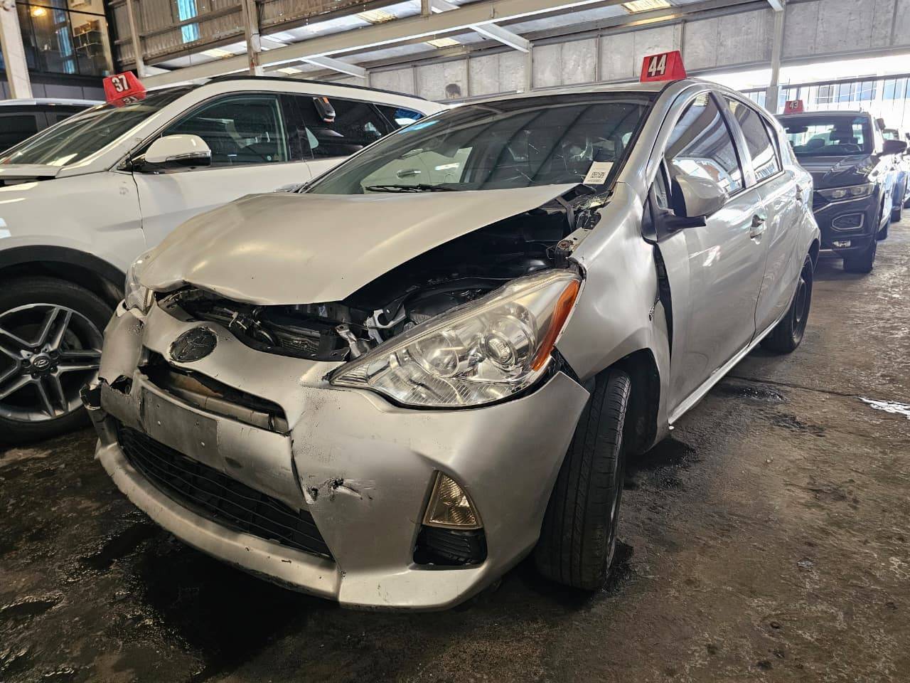 2014 TOYOTA PRIUS — 209356 Miles — Lot 568836 — Main - Marhaba Auctions Used Cars - Image 5