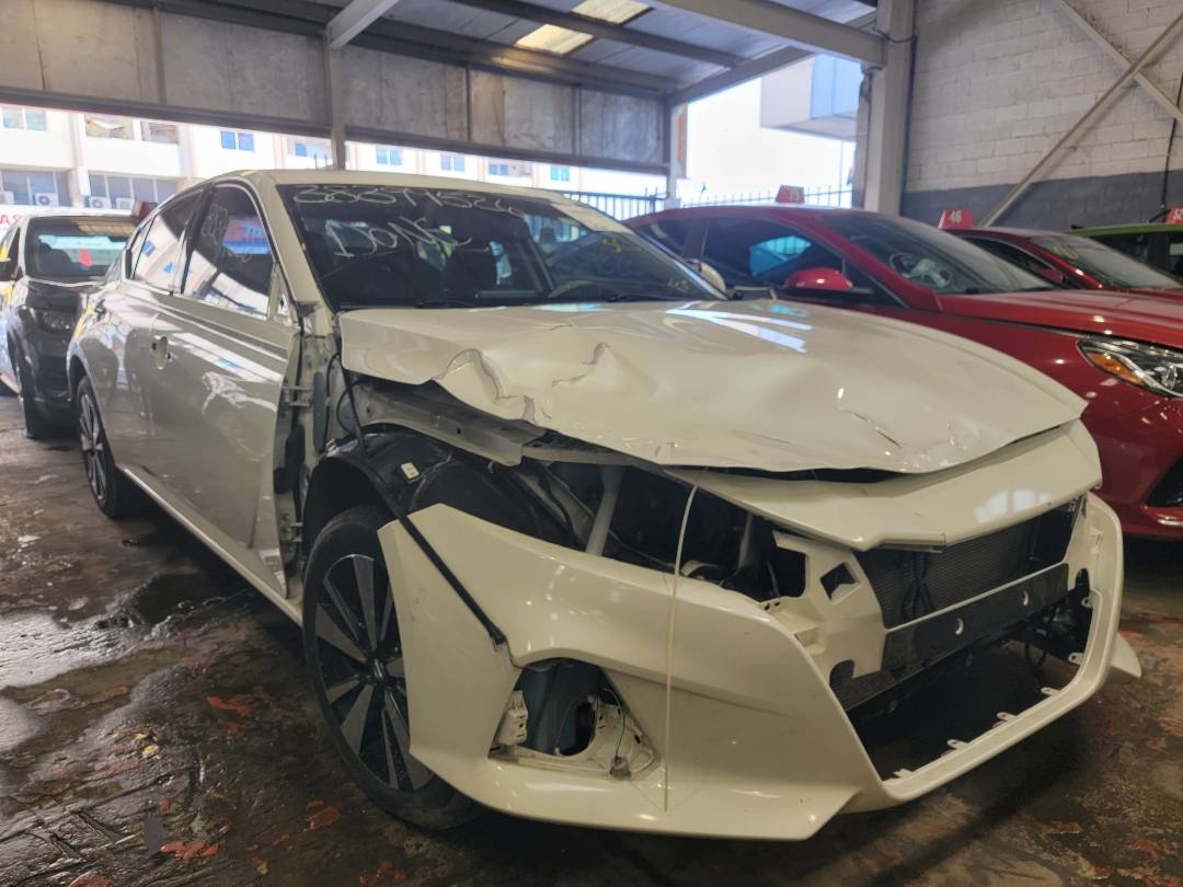 2019 NISSAN ALTIMA — 135789 Miles — Lot 38399526 - Marhaba Auctions Used Cars - Image 4