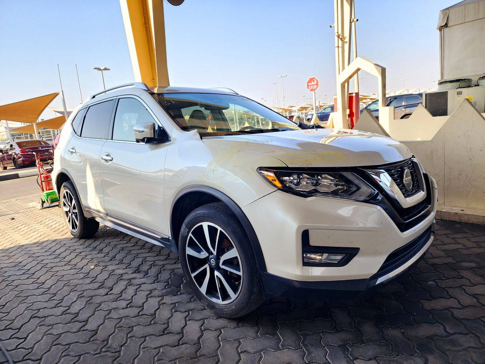 2018 NISSAN ROGUE — 75371 Miles — Lot W354130 — Souq - Marhaba Auctions Used Cars - Image 4