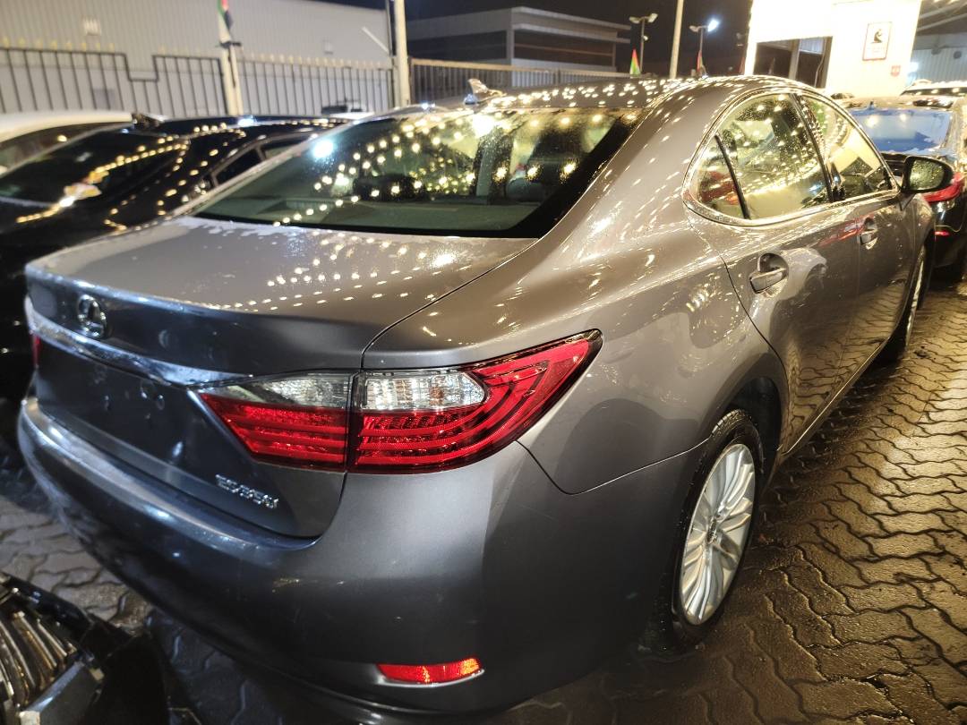 2013 LEXUS ES 350 — 179704 Miles — Lot 062129 - Marhaba Auctions Used Cars - Image 4