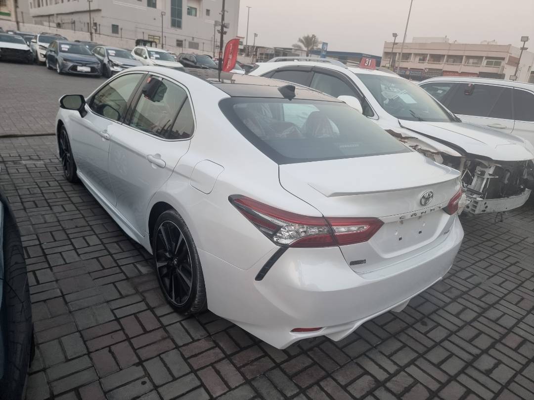Toyota Camry 2020 view 2