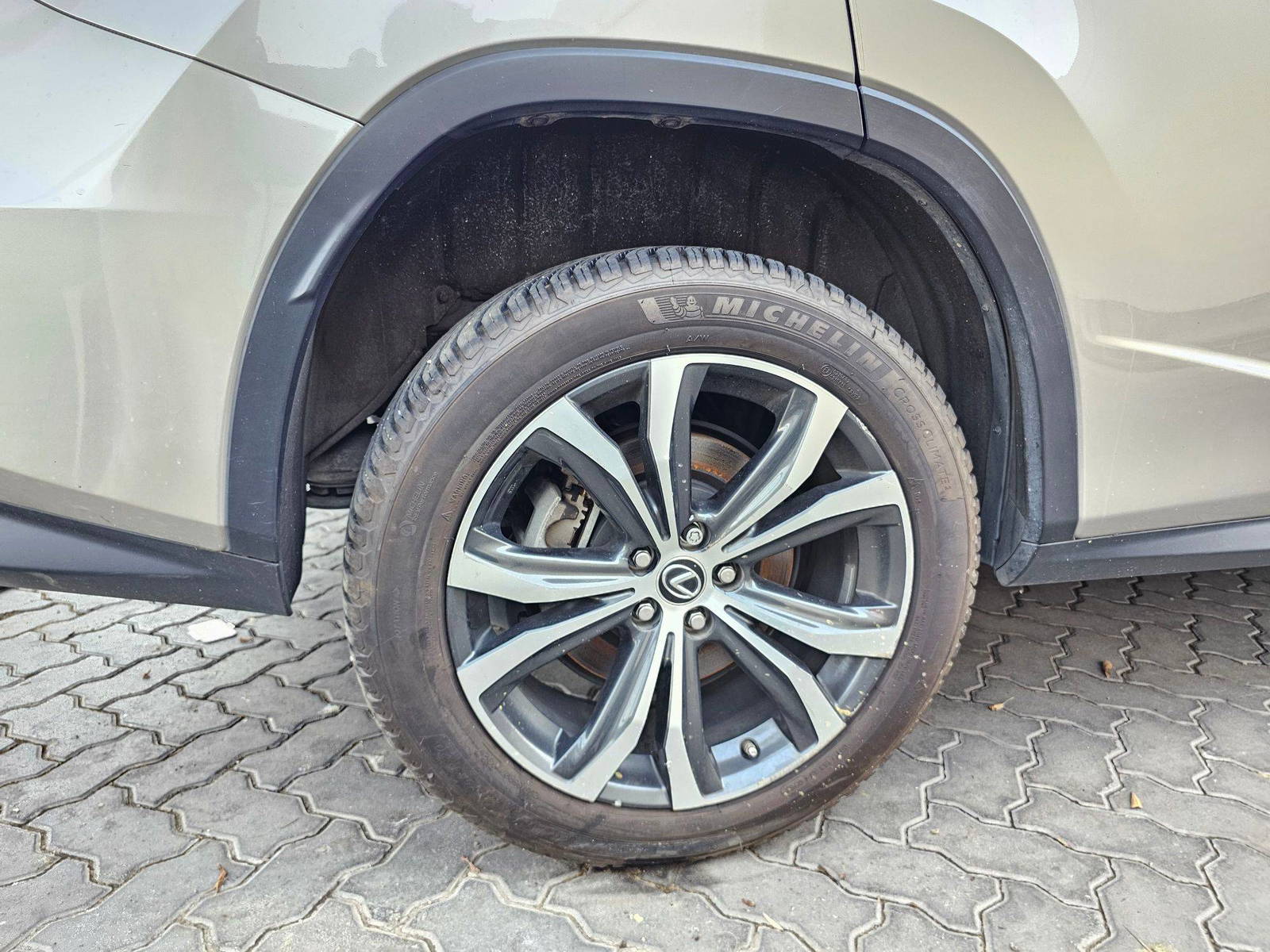 2019 LEXUS RX 350 — 55933 Miles — Lot C122537 — Souq - Marhaba Auctions Used Cars - Image 9