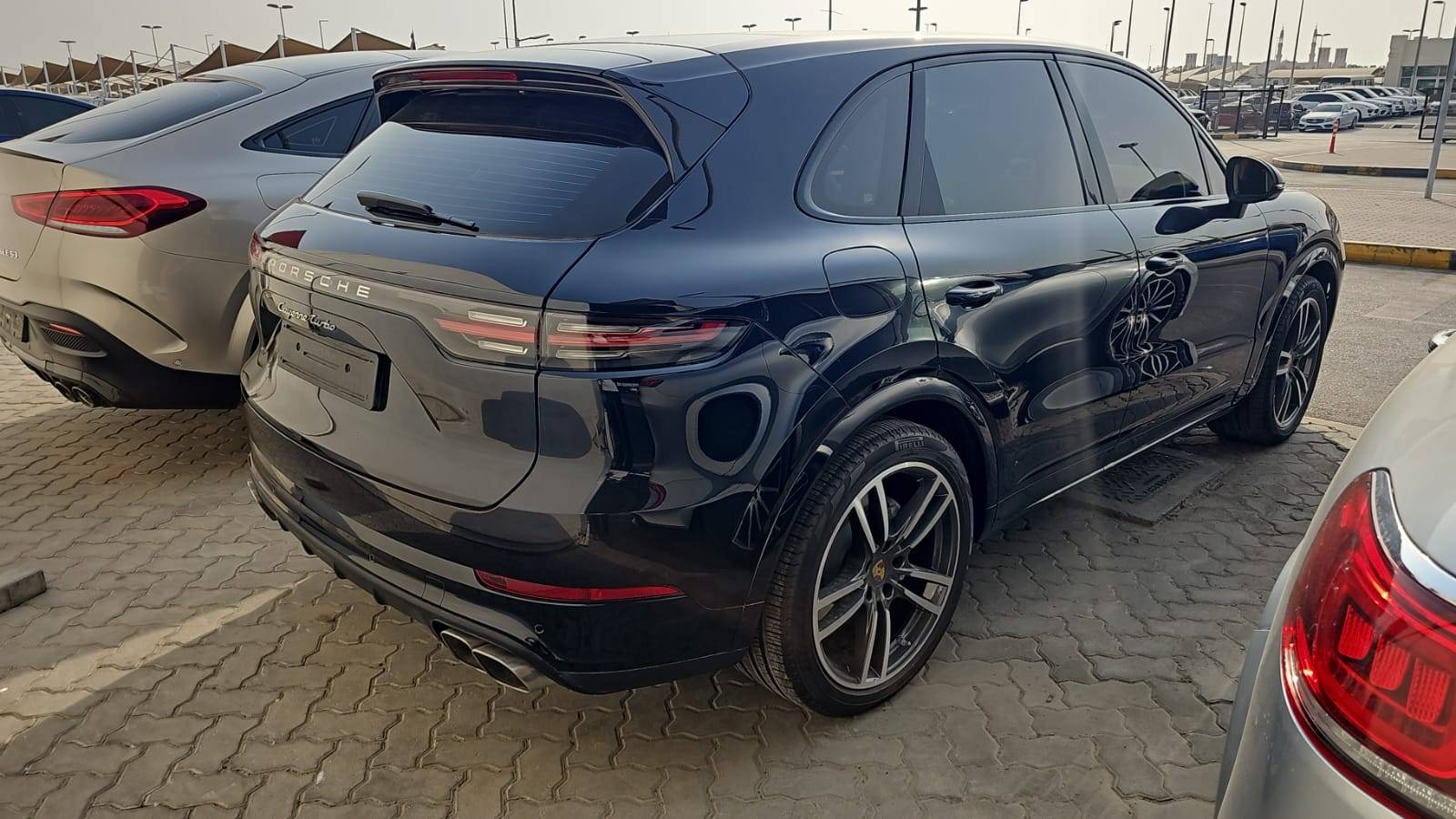 2023 PORSCHE Cayenne — 28801 KM — Lot PDA33102 — Souq - Marhaba Auctions Used Cars - Image 6