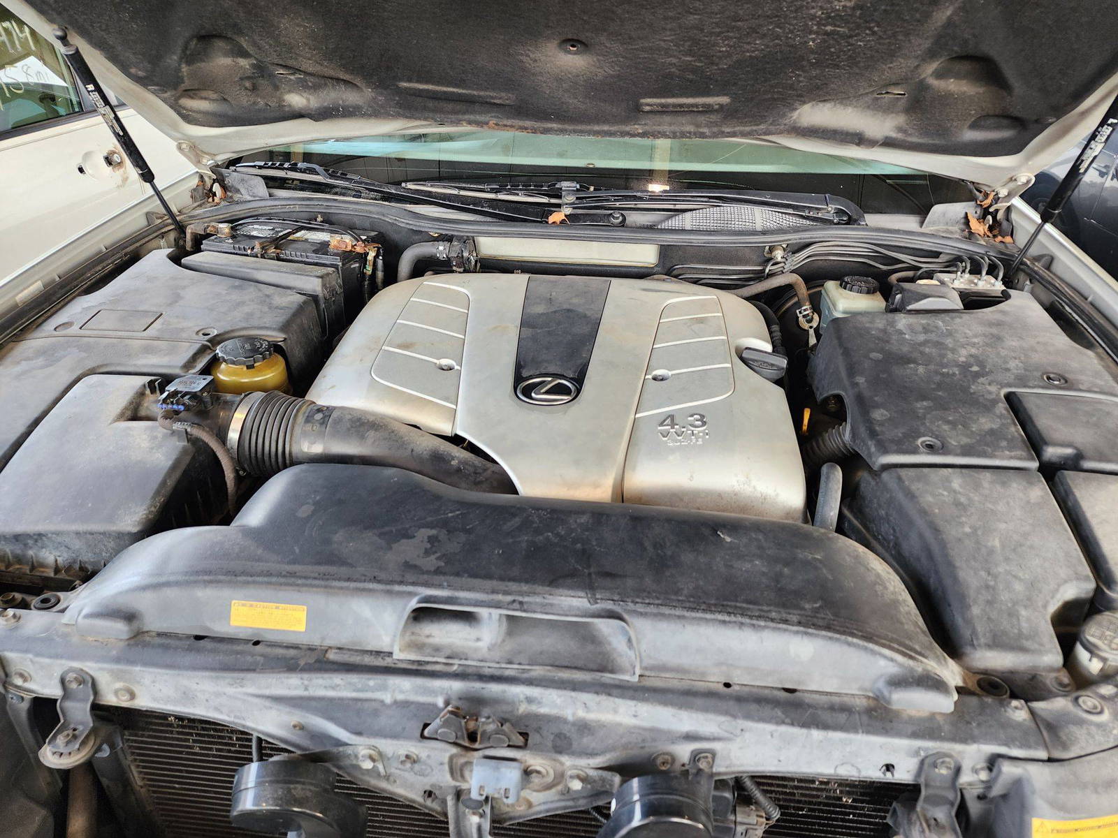 2002 LEXUS LS 430 — 227965 Miles — Lot 37898716 — Souq - Marhaba Auctions Used Cars - Image 11