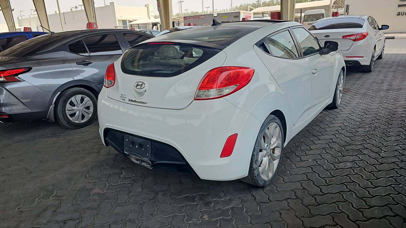 2013 HYUNDAI VELOSTER — 225526 Miles — Lot 9DU095984 — Souq - Marhaba Auctions Used Cars - Image 5