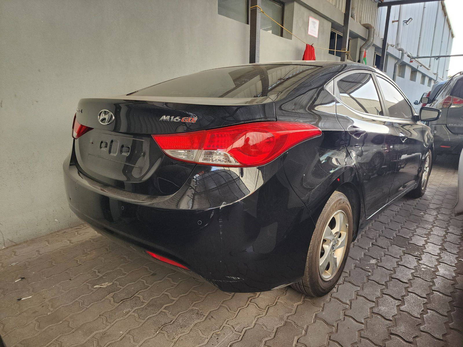 2011 HYUNDAI AVANTE — 188617 KM — Lot 092291 — Souq - Marhaba Auctions Used Cars - Image 5