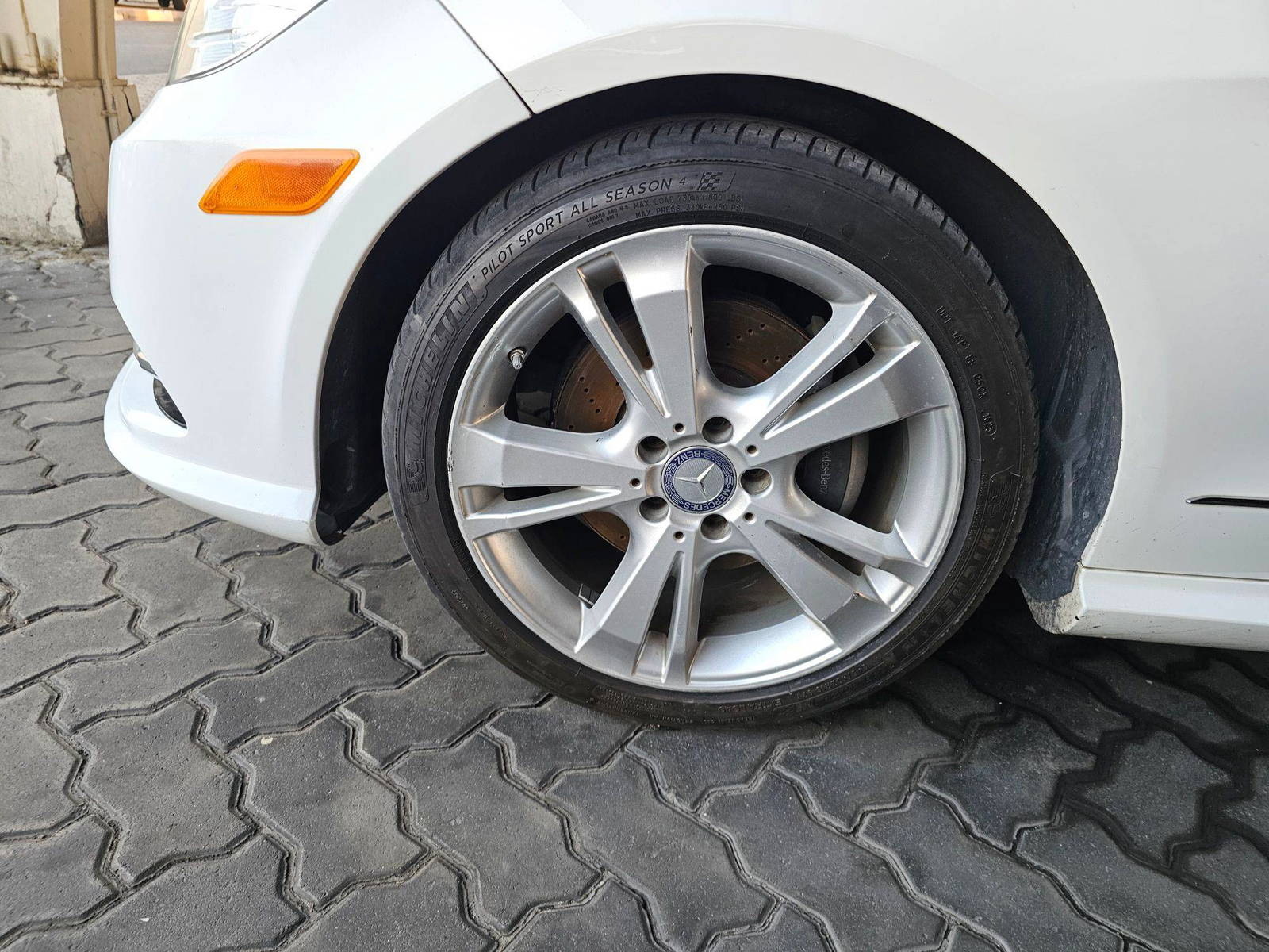 2013 MERCEDES BENZ E 350 — 167479 Miles — Lot 2DA741401 — Souq - Marhaba Auctions Used Cars - Image 11