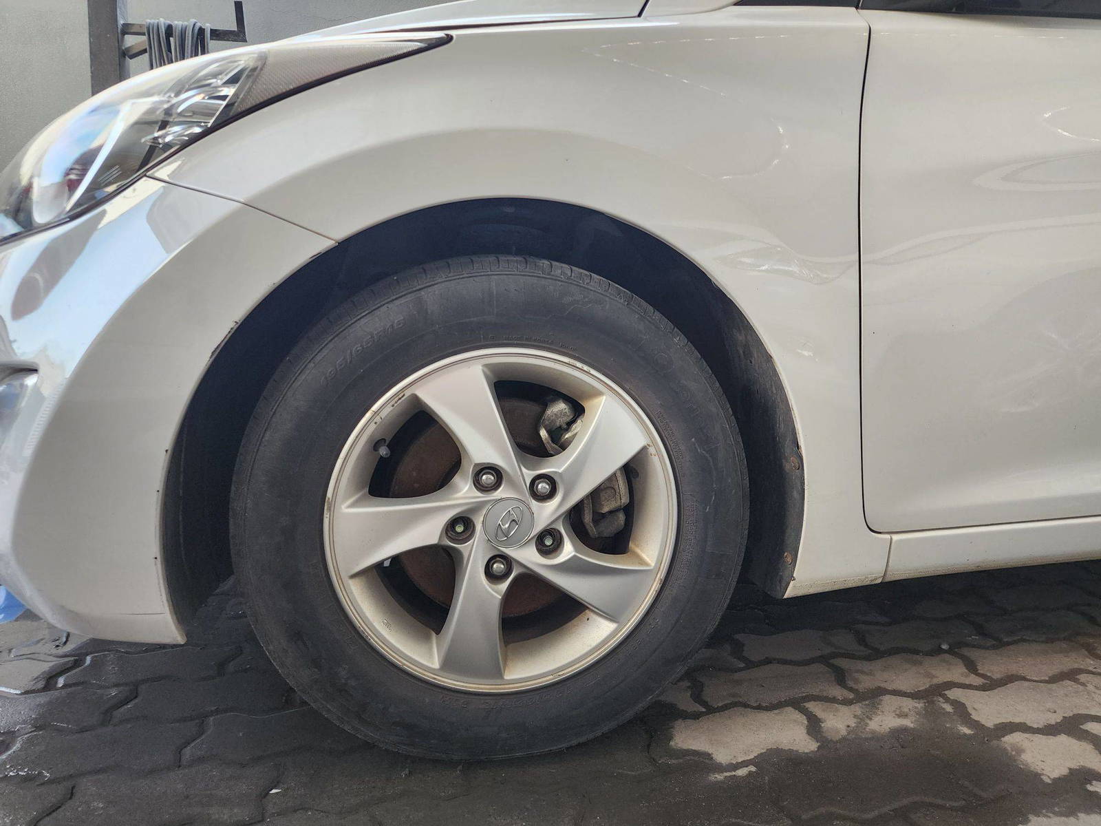 2011 HYUNDAI AVANTE — 212235 KM — Lot 94744 — Souq - Marhaba Auctions Used Cars - Image 11