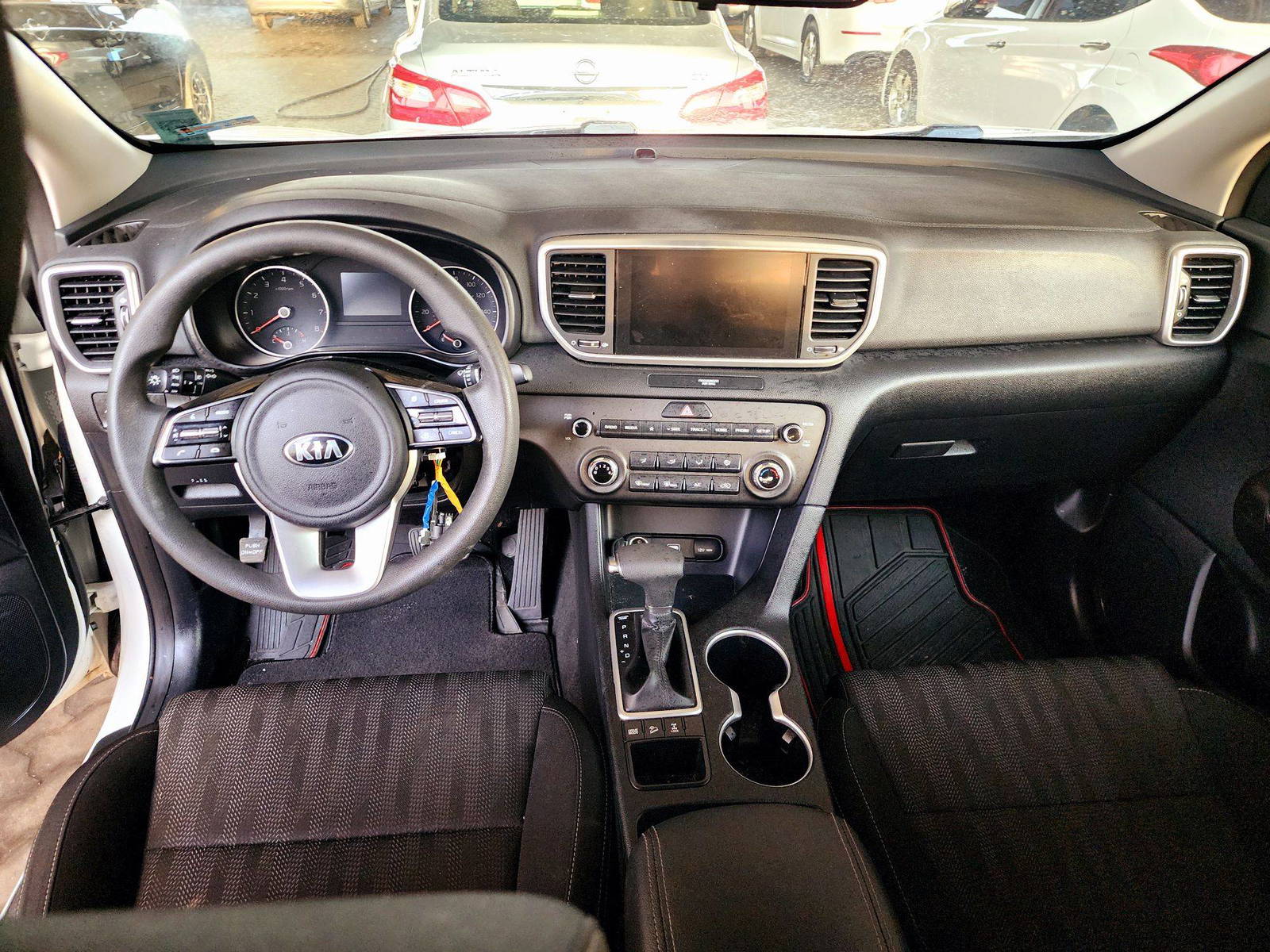 2022 KIA SPORTAGE — 33287 Miles — Lot 83782184 — Souq - Marhaba Auctions Used Cars - Image 7