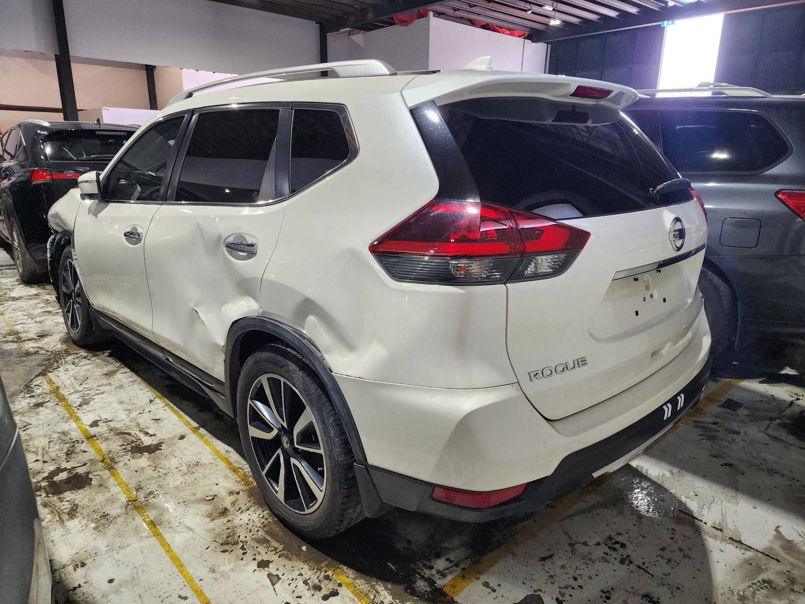 2018 NISSAN ROGUE — 108469 Miles — Lot 52273264 — Al Quoz - Marhaba Auctions Used Cars - Image 4