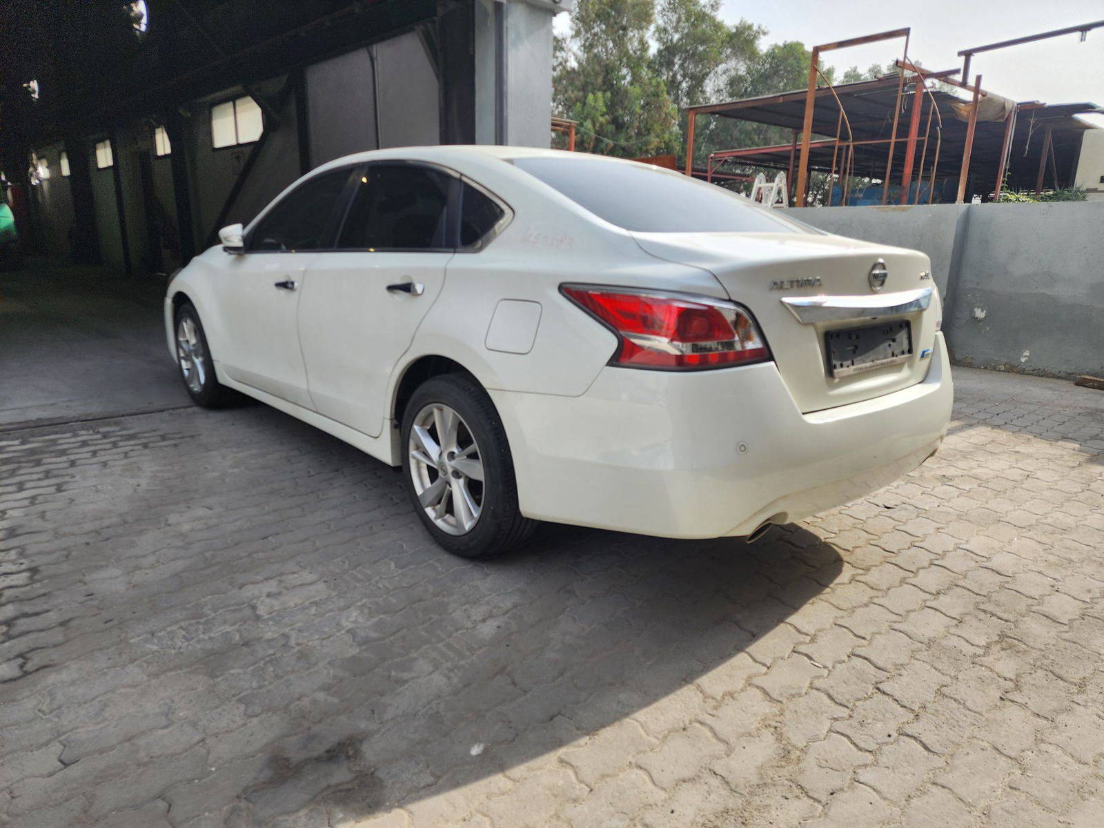 2014 NISSAN ALTIMA — 149560 KM — Lot 281826 — Al Quoz - Marhaba Auctions Used Cars - Image 6