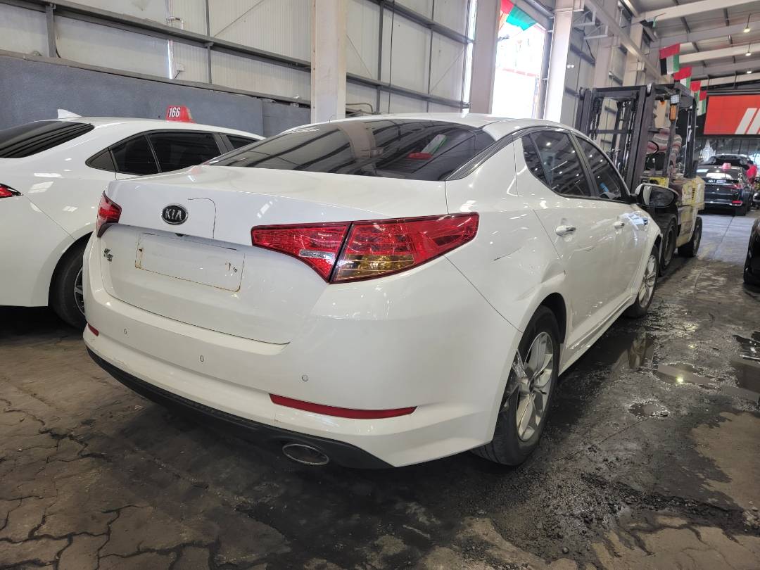 2011 KIA K5 — 181722 KM — Lot 014809 — Main - Marhaba Auctions Used Cars - Image 3