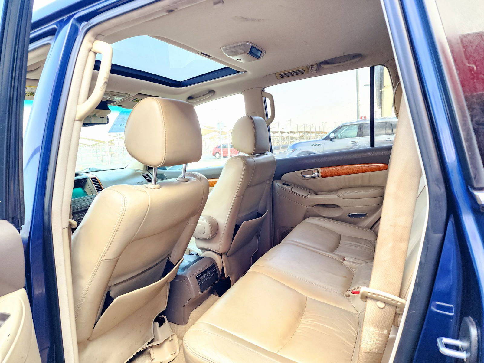 2006 LEXUS GX 470 — 302573 Miles — Lot 64804574 — Souq - Marhaba Auctions Used Cars - Image 6