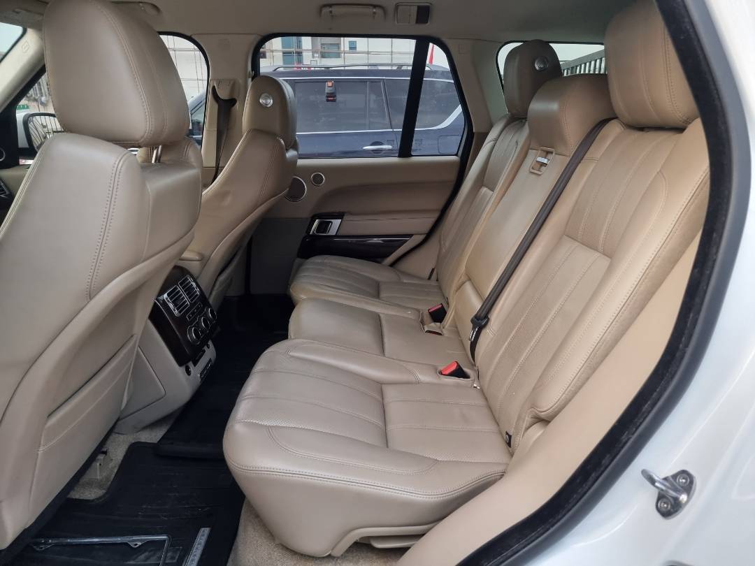 2014 LAND ROVER RANGE ROVER — 297913 KM — Lot EA193835 — Main - Marhaba Auctions Used Cars - Image 6