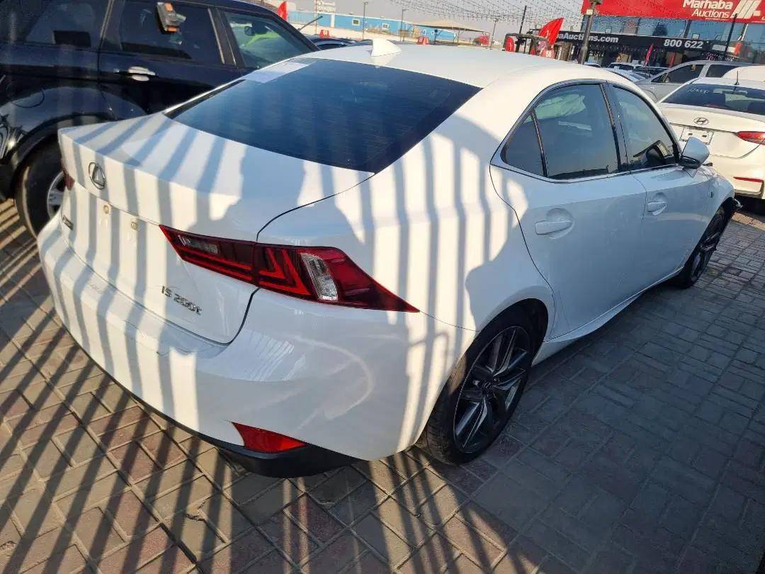 LEXUS IS 200T