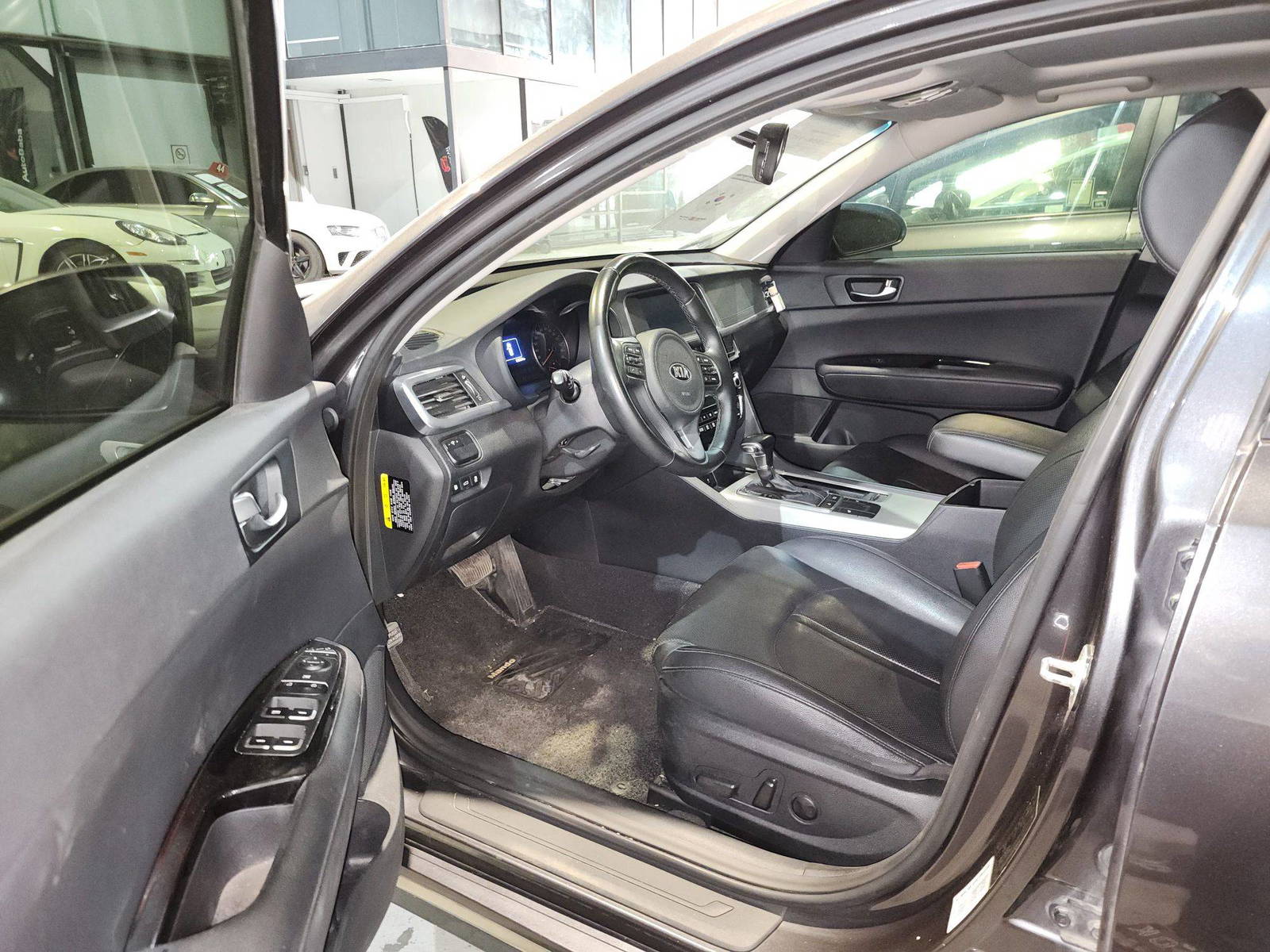 2016 KIA K5 — 203387 KM — Lot 003654 — Al Quoz - Marhaba Auctions Used Cars - Image 10