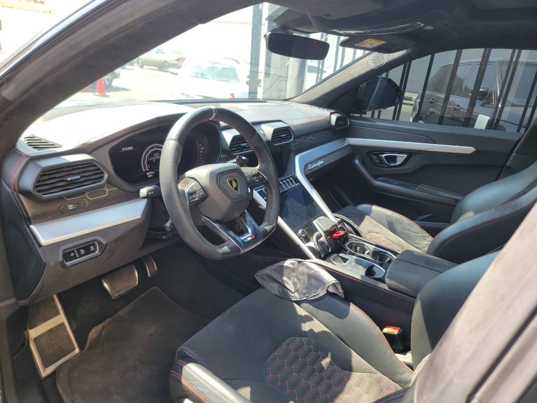 2018 LAMBORGINI URUS — 82077 KM — Lot 2242 — Main - Marhaba Auctions Used Cars - Image 6