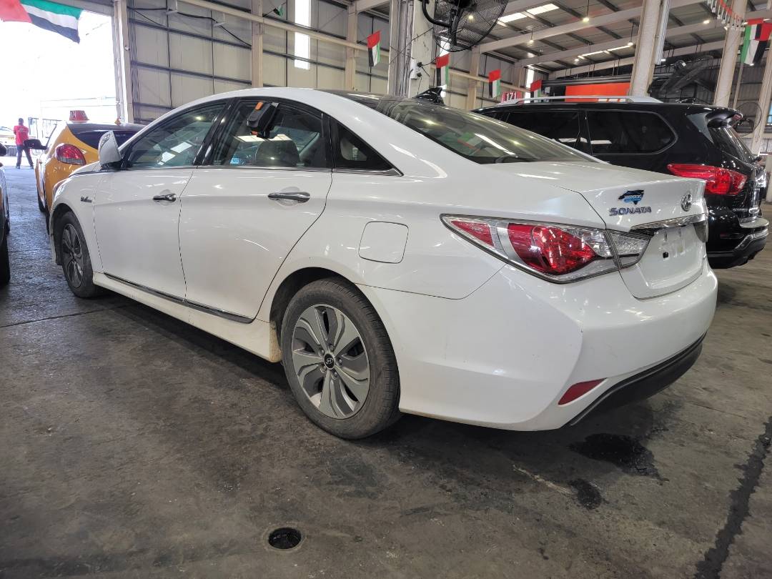 2015 HYUNDAI SONATA — 157870 Miles — Lot 82279974 — Ind. 12 - Marhaba Auctions Used Cars - Image 5