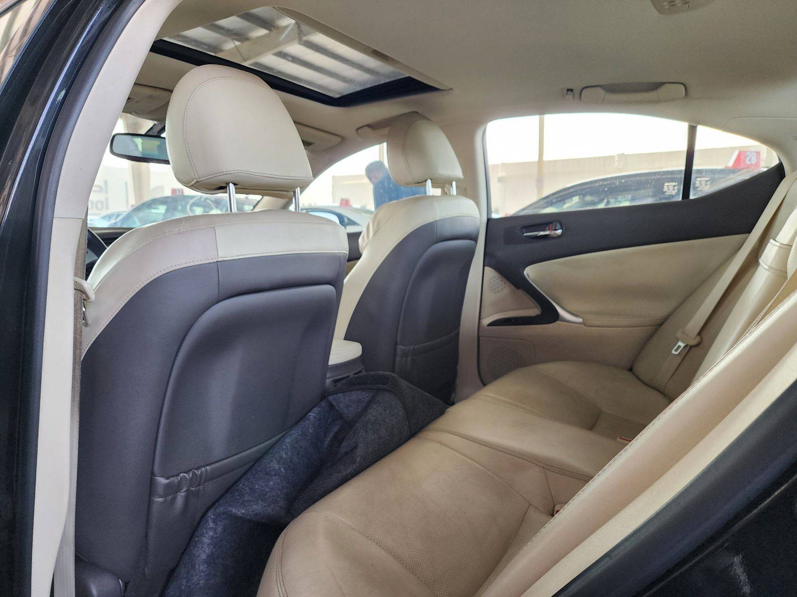 2011 LEXUS IS 250 — 170200 Miles — Lot 54625974 — Souq - Marhaba Auctions Used Cars - Image 6