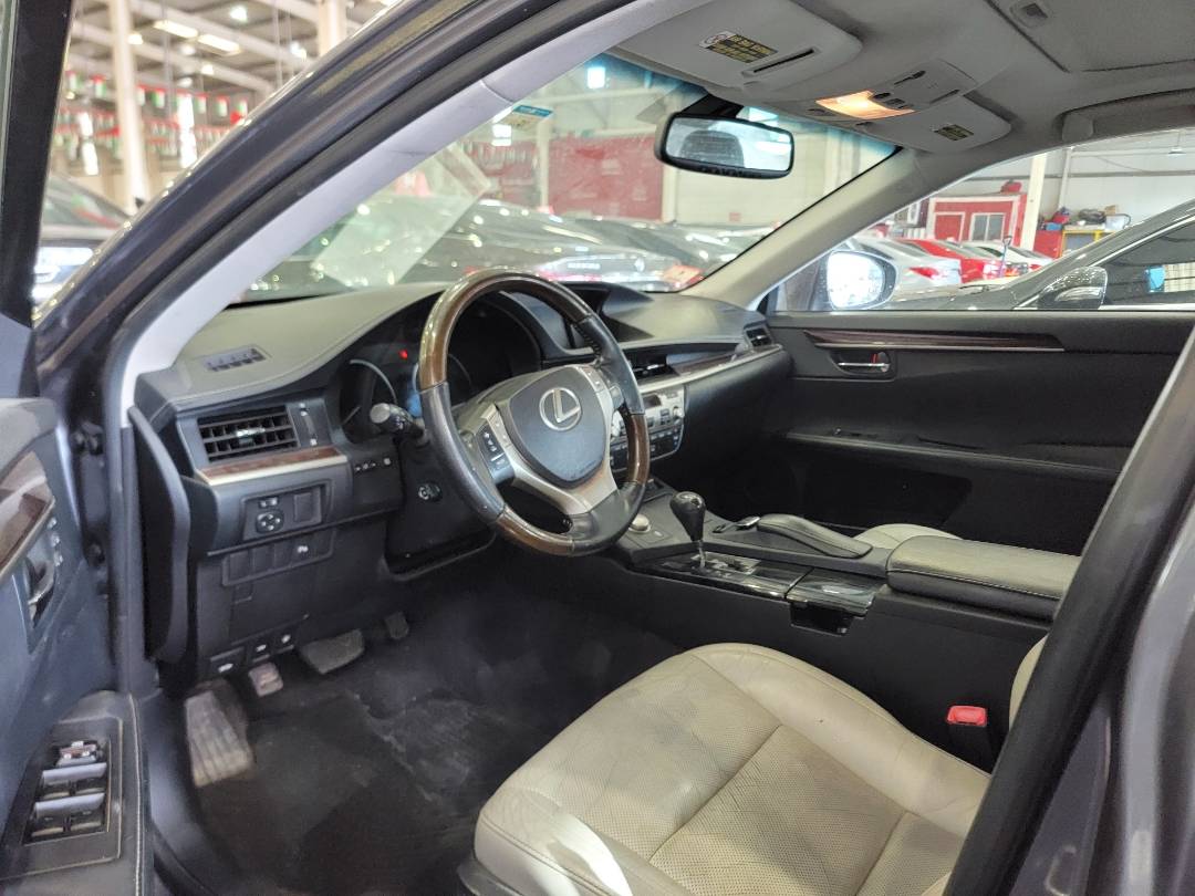 2013 LEXUS ES 350 — 132967 Miles — Lot D2037087 — Souq - Marhaba Auctions Used Cars - Image 6