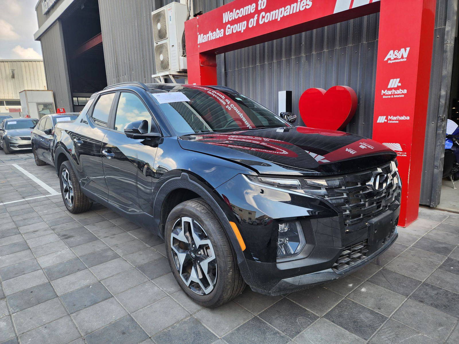 2022 HYUNDAI SANTA CRUZ SEL — 15441 Miles — Lot 65475824 — Al Quoz - Marhaba Auctions Used Cars - Image 3