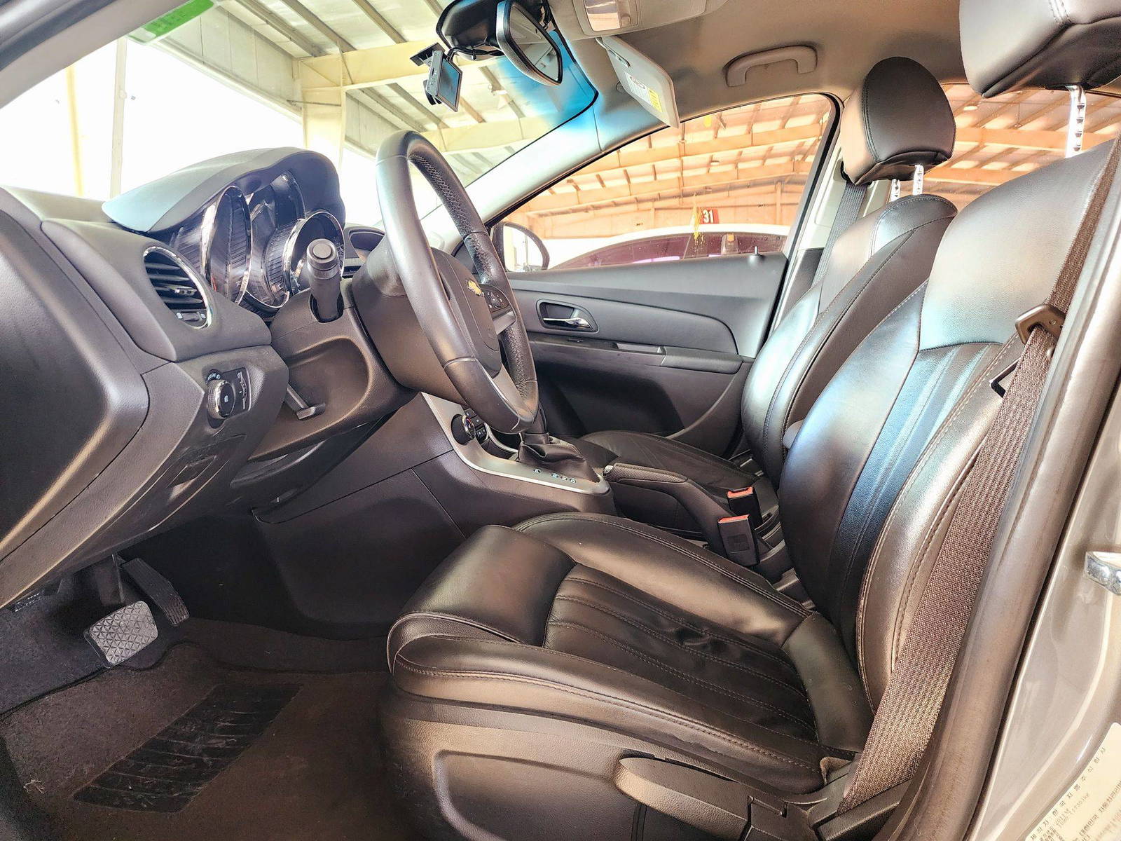 2011 CHEVROLET CRUIZE — 99644 KM — Lot 140642 — Souq - Marhaba Auctions Used Cars - Image 8