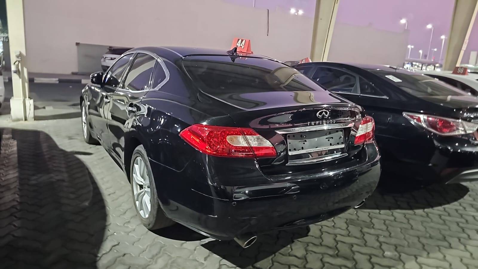 2011 INFINITI M37 — 175651 KM — Lot EXBM511825 — Souq - Marhaba Auctions Used Cars - Image 6