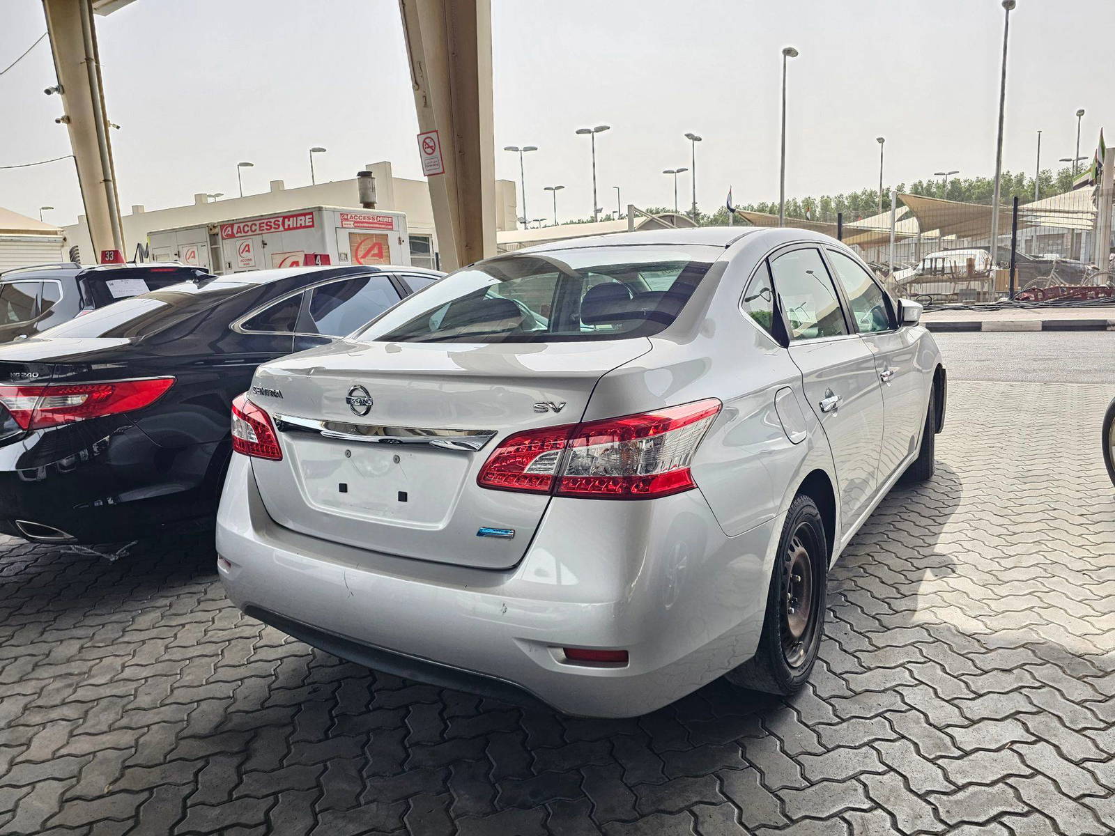 2014 NISSAN SENTRA — 169623 Miles — Lot 6EY233772 — Souq - Marhaba Auctions Used Cars - Image 4