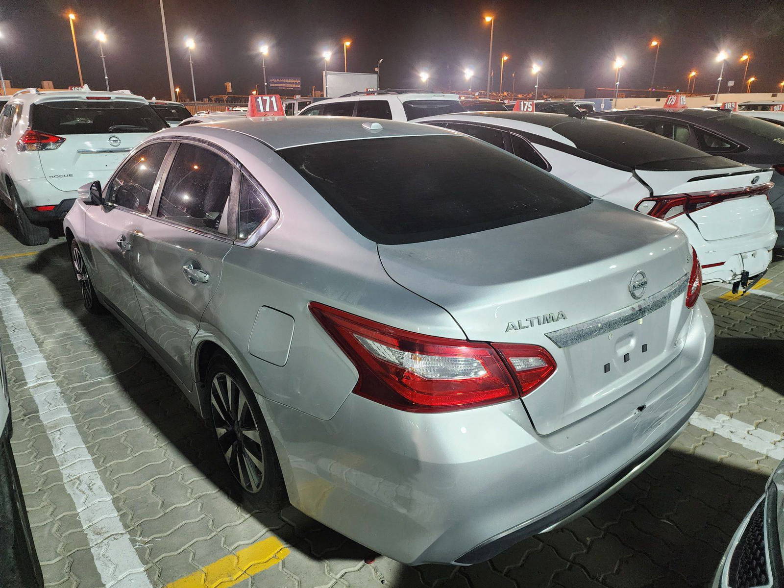2017 NISSAN ALTIMA — 213538 Miles — Lot 84033375 - Marhaba Auctions Used Cars - Image 4