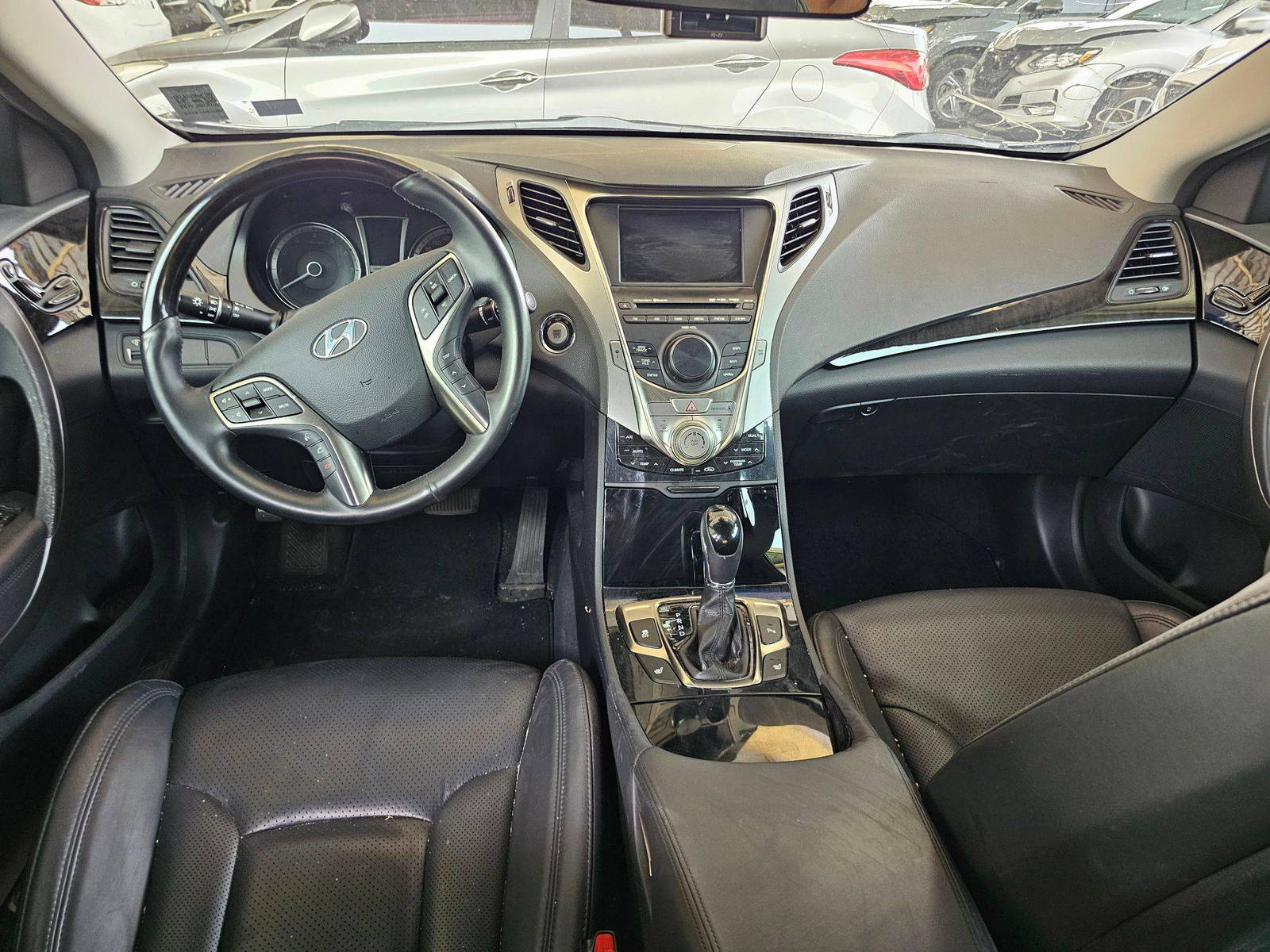 2011 HYUNDAI GRANDEUR — 229767 KM — Lot 032402 — Souq - Marhaba Auctions Used Cars - Image 7