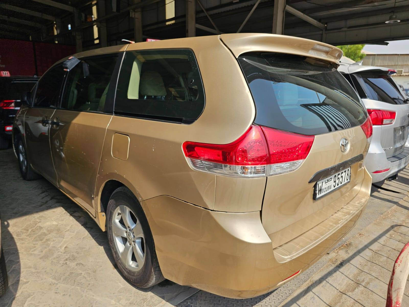 2011 TOYOTA SIENNA — 238928 Miles — Lot C7BS048828 — Main - Marhaba Auctions Used Cars - Image 6