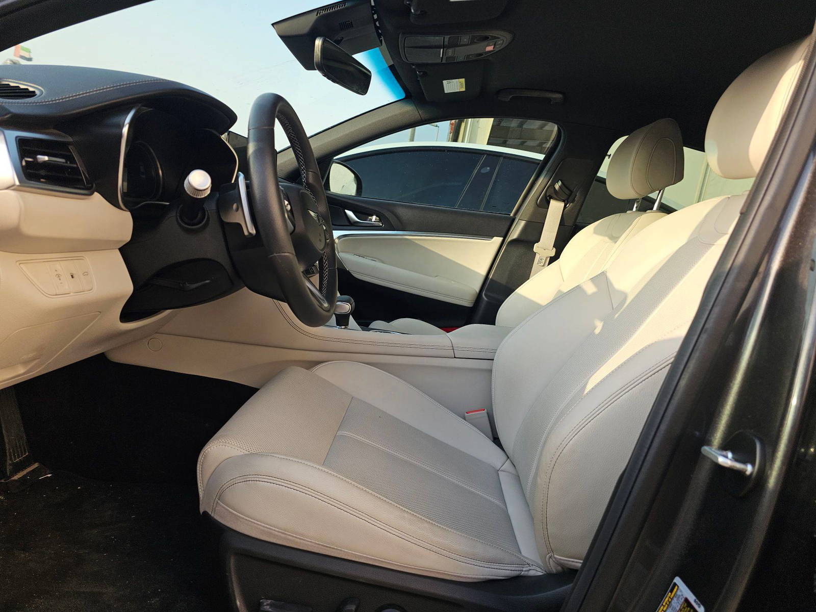2025 GENESIS G70 — 5683 KM — Lot U152195 — Souq - Marhaba Auctions Used Cars - Image 9