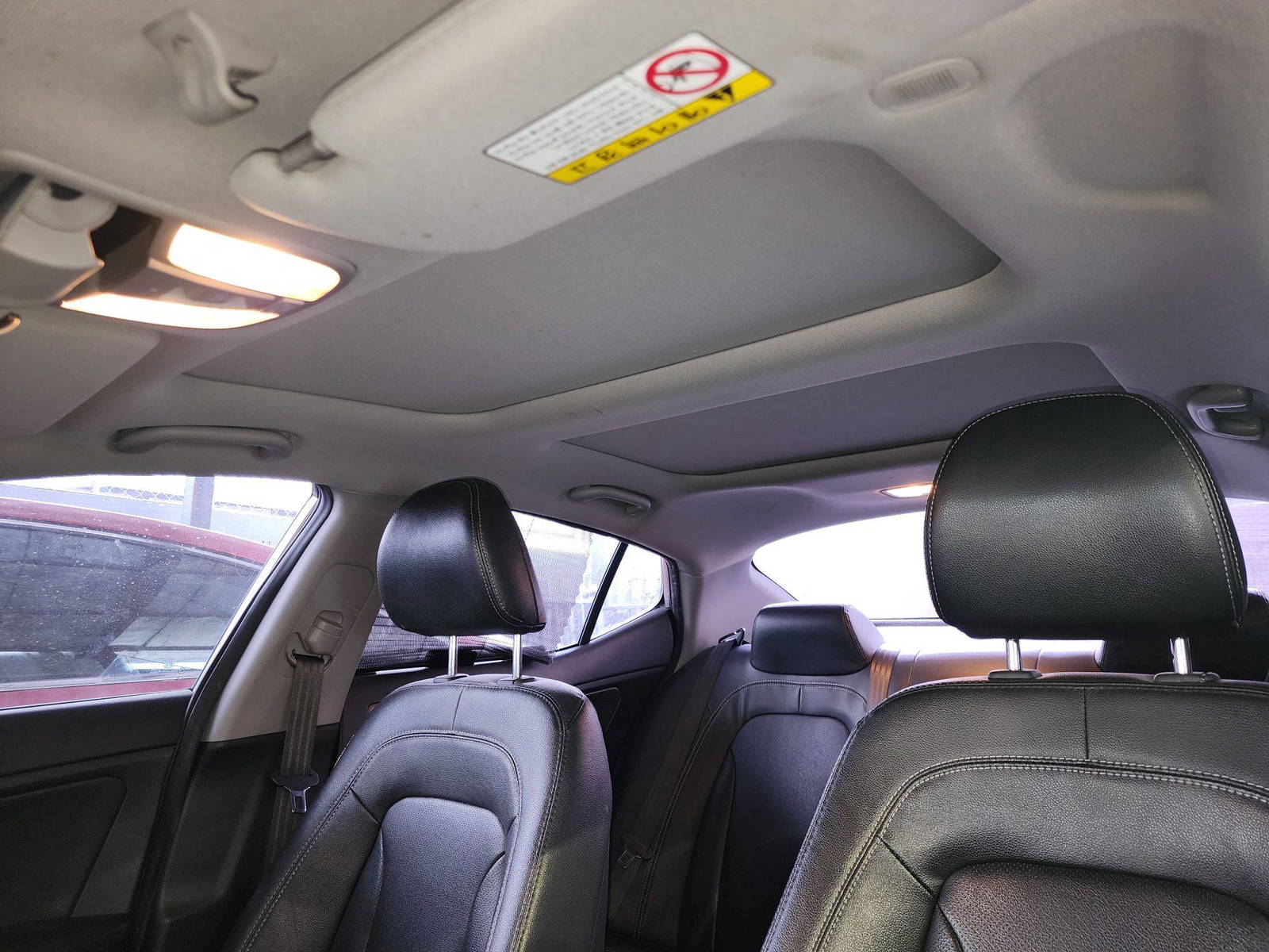2012 KIA K5 — 231249 KM — Lot 004035 — Souq - Marhaba Auctions Used Cars - Image 10