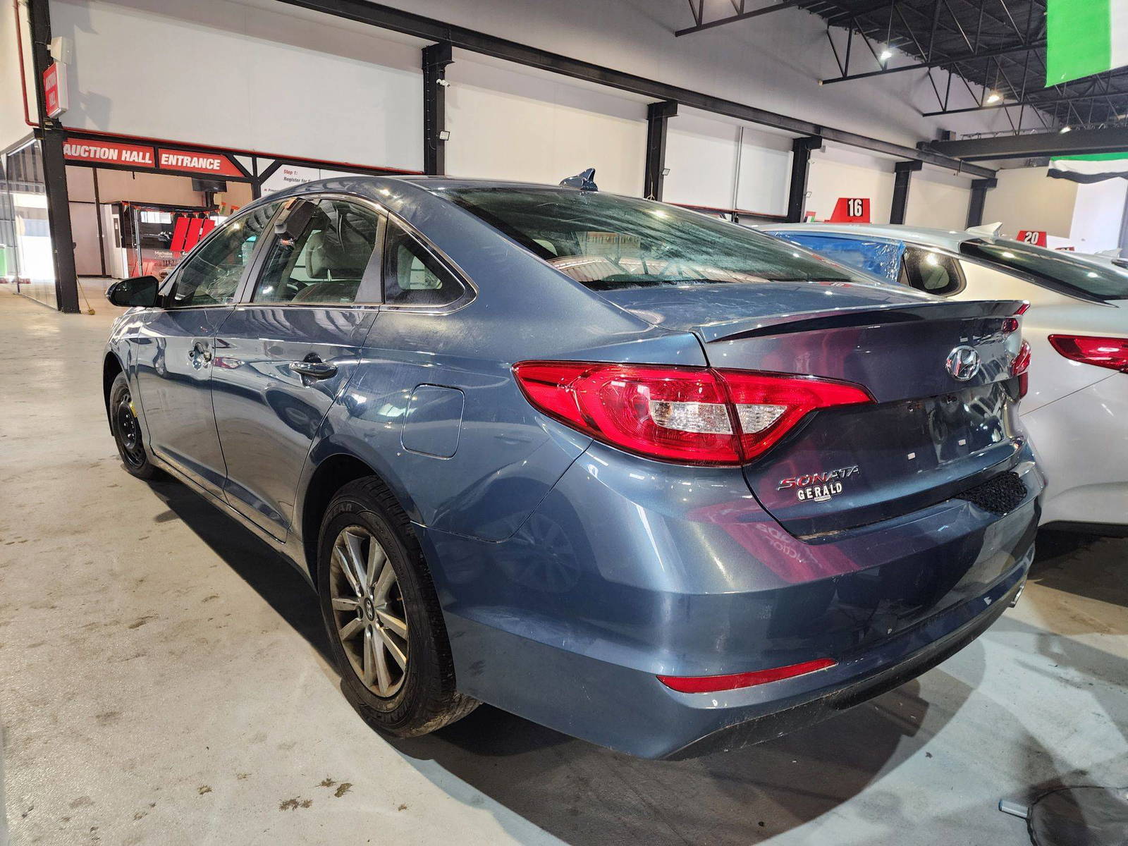 2017 HYUNDAI SONATA — 173614 Miles — Lot 46438 — Al Quoz - Marhaba Auctions Used Cars - Image 5