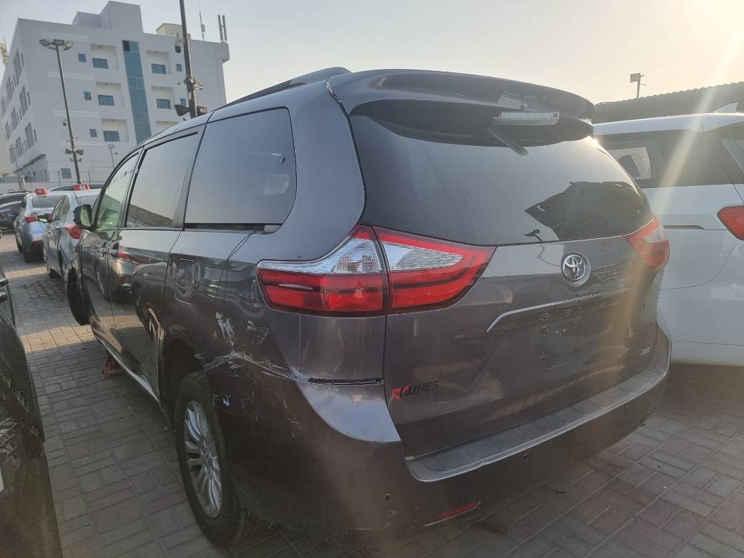 2015 TOYOTA SIENNA — 207787 Miles — Lot 686664 — Ind. 12 - Marhaba Auctions Used Cars - Image 4