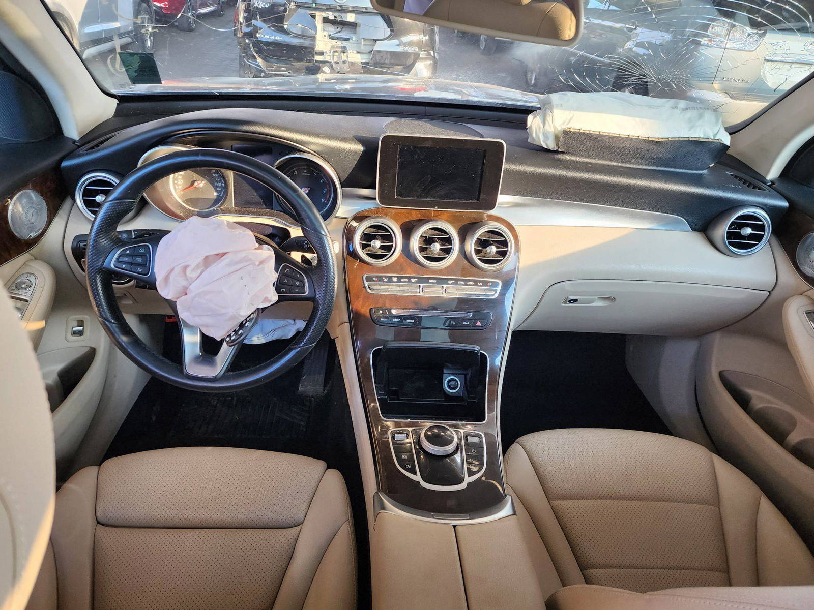2018 MERCEDES BENZ GLC-300 — 74995 Miles — Lot 6JV061496 — Souq - Marhaba Auctions Used Cars - Image 7